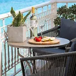 Mare Nostrum Seafront Apartment, By Zantewize Apartamento *