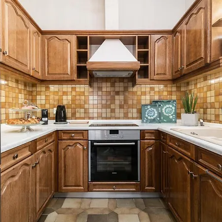 Mare Nostrum Seafront Apartment, By Zantewize Apartmán *