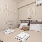Mare Nostrum Seafront Apartment, By Zantewize Διαμέρισμα *