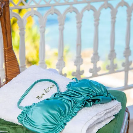 Διαμέρισμα Mare Nostrum Seafront Apartment, By Zantewize *